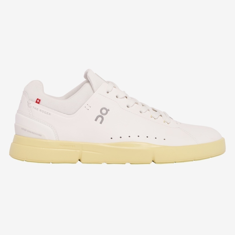 On cloud the Roger Advantage size Women’s 9.5
